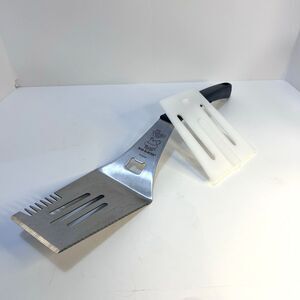 Pampered Chef Bar-B-Boss Turner Spatula BBQ Grilling Multi Tool 17" with Cover